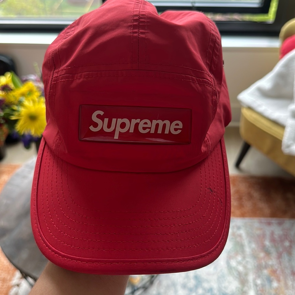 Suprême hat